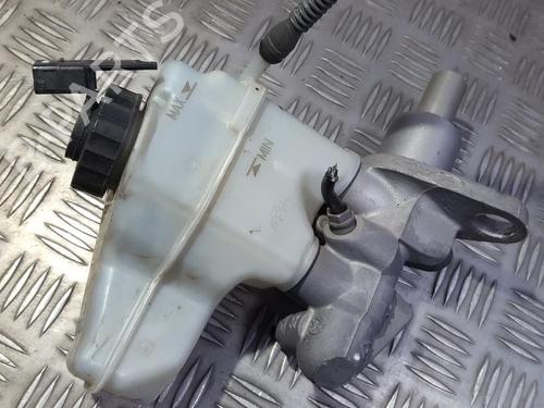brake-master-cylinder-vw-golf-plus-v-5m1-521-2004-2005-2006-2007-2008-2009-2010-2011-2012-2013-35677101 main image