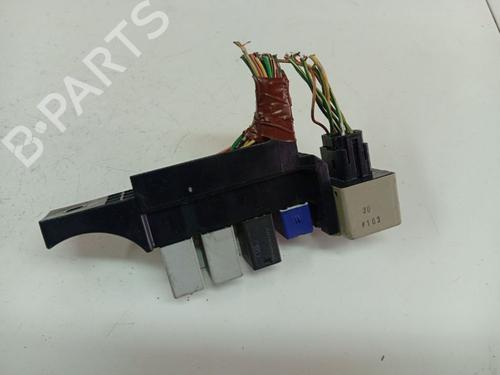 Used Fuse box Fuse box 37279050 37279050