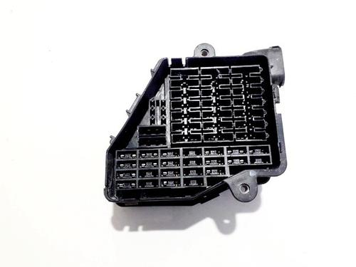 Used Fuse box Fuse box VW PASSAT B5 Variant (3B5) 1.6 (101 hp) 33520159 33520159