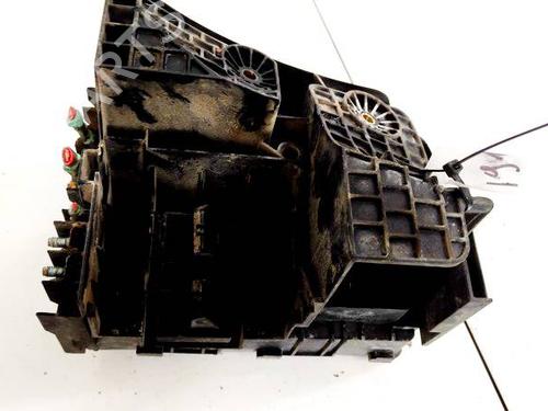 Fuse box VW GOLF V (1K1) 1.9 TDI | BP32947667E1 - Image 2