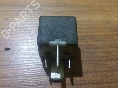 Used Electronic sensor Electronic sensor AUDI A4 B5 (8D2) 1.6 (100 hp) 33519219 33519219