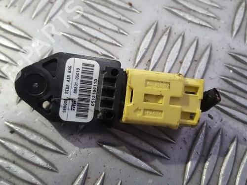 Used Electronic module Electronic module TOYOTA COROLLA Saloon (_E12_) 1.4 VVT-i (ZZE120_, ZZE120R) (97 hp) 33494056 33494056