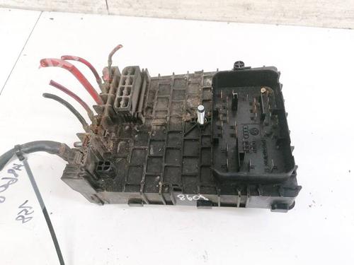Used Fuse box Fuse box VW PASSAT B6 (3C2) 2.0 TDI (140 hp) 32924366 32924366