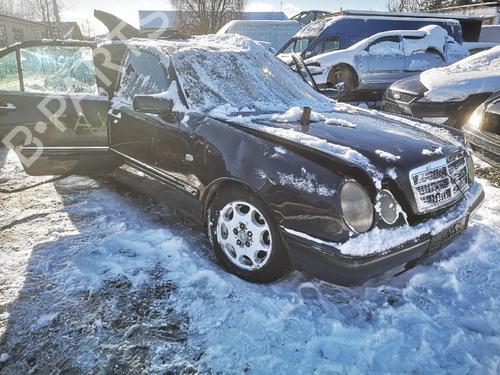 Brugte MERCEDES-BENZ E-CLASS (W210) E 220 D (210.004) (95 hp) 4444209