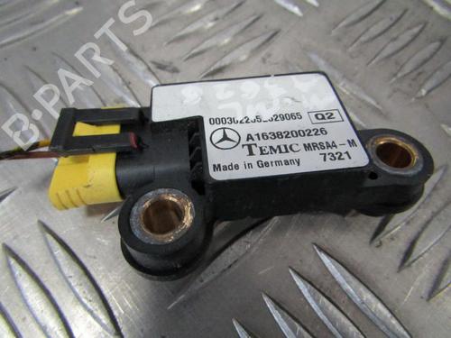 Used Electronic module Electronic module MERCEDES-BENZ M-CLASS (W163) ML 270 CDI (163.113) (163 hp) 33494383 33494383