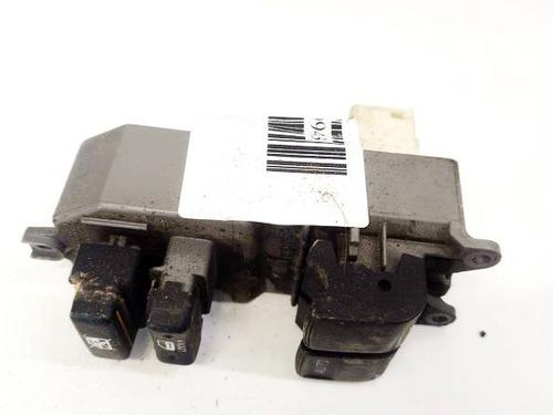 Used Switch Switch TOYOTA YARIS (_P9_) 1.4 D-4D (NLP90_, NLP90R) (90 hp) 32597801 32597801