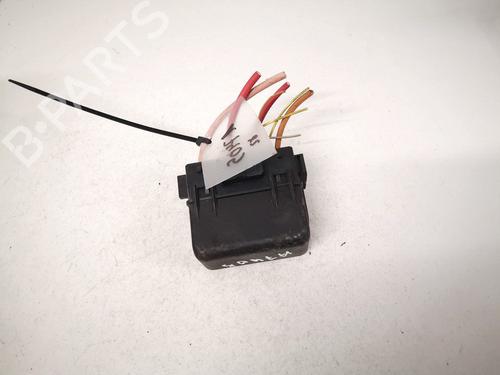 fuse-box-renault-megane-ii-bm01_-cm01_-2001-2002-2003-2004-2005-2006-2007-2008-2009-2010-2011-2012-32904998 main image