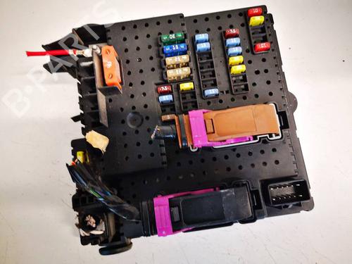 Used Fuse box Fuse box 32571472 32571472