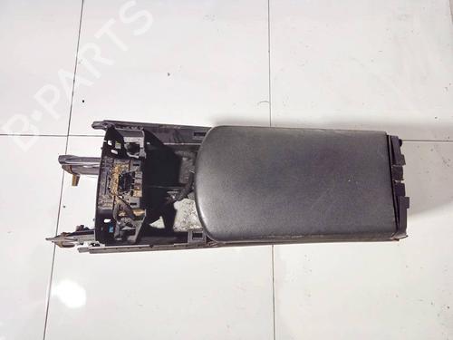 Used Armrest / Center console Armrest / Center console PEUGEOT 3008 I MPV (0U_) 1.6 HDi (109 hp) 35204289 35204289