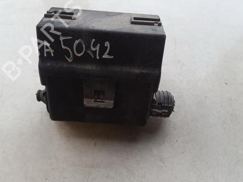 Used Fuse box Fuse box OPEL VECTRA B Estate (J96) 2.0 DTI 16V (F35) (101 hp) 33517060 33517060