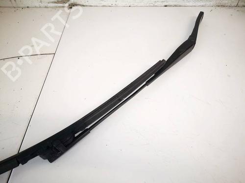 Used Front windshield wiper arm Front windshield wiper arm 32588029 32588029