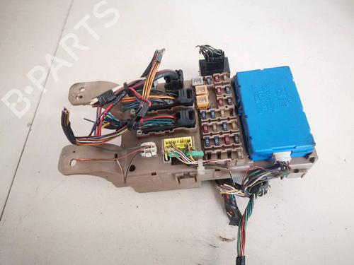 Used Fuse box Fuse box TOYOTA COROLLA (_E12_) 2.0 D-4D (CDE120R, CDE120L_) (110 hp) 32940354 32940354