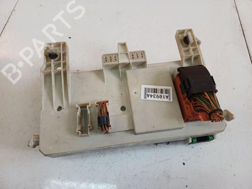 Fuse box VOLVO S40 II (544) 2.0 D | BP32539989E1