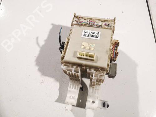 Used Fuse box Fuse box TOYOTA YARIS (_P9_) 1.3 4WD (NCP95) (87 hp) 32561684 32561684