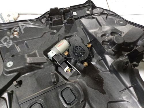 Left front window motor MAZDA 3 (BK) 1.6 (BK14) | BP34754835E21 - Image 3