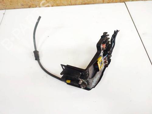 Used Fuse box Fuse box 32577709 32577709