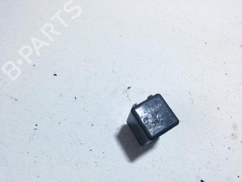 other-nissan-primera-hatchback-p12-2002-33506637 main image