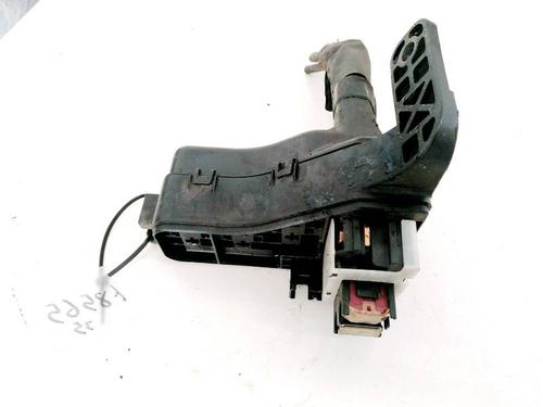 Used Fuse box Fuse box 32922087 32922087