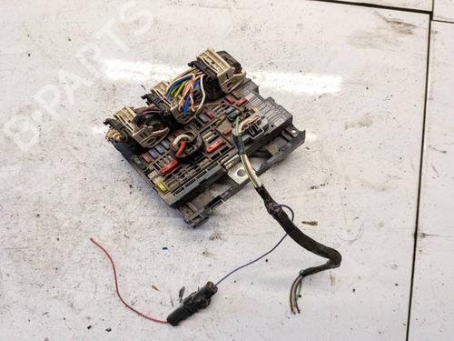 Used Fuse box Fuse box 35971868 35971868
