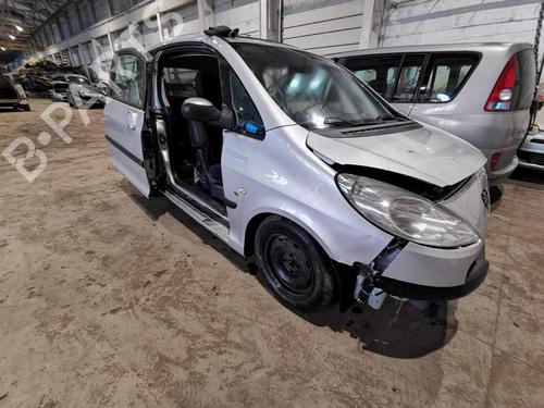 Brugte PEUGEOT 1007 (KM_) 1.4 HDi (68 hp) 4442638