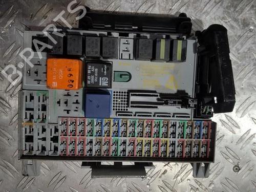 Used Fuse box Fuse box 33482849 33482849