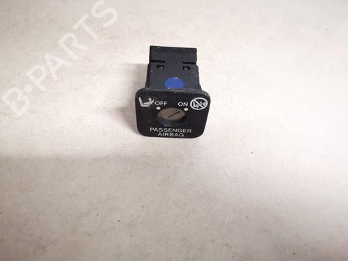 switch-lexus-is-ii-_e2_-2005-2006-2007-2008-2009-2010-2011-2012-2013-32578066 main image