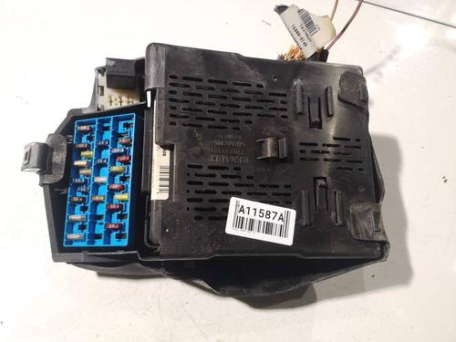 Used Fuse box Fuse box 37481104 37481104