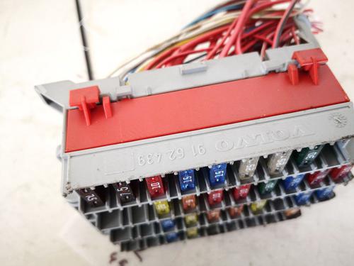Fuse box VOLVO S60 I (384) D5 | BP32910464E1 - Image 2