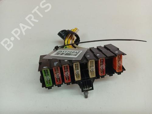 Used Fuse box Fuse box 38946719 38946719