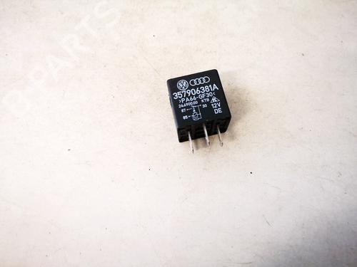 Used Electronic sensor Electronic sensor VW PASSAT B3/B4 Variant (3A5, 35I) 1.9 TDI (90 hp) 32879582 32879582