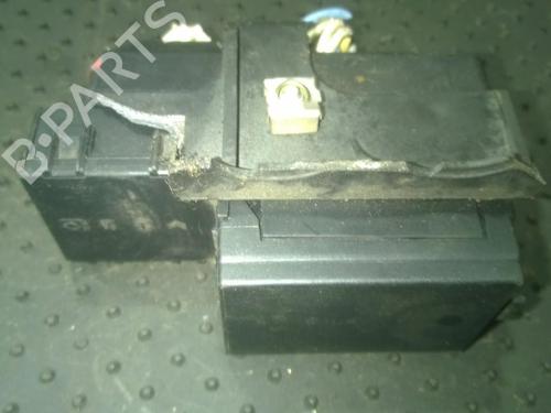 Used Fuse box Fuse box PEUGEOT 306 Hatchback (7A, 7C, N3, N5) 1.9 D (92 hp) 33482838 33482838