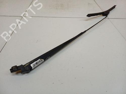 Used Front windshield wiper arm Front windshield wiper arm 37677961 37677961