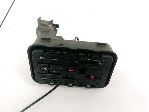 Used Fuse box Fuse box VW PASSAT B6 (3C2) 2.0 TDI (140 hp) 32901177 32901177