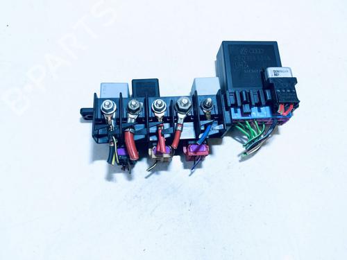 Used Fuse box Fuse box AUDI A3 (8L1) 1.8 (125 hp) 33074418 33074418