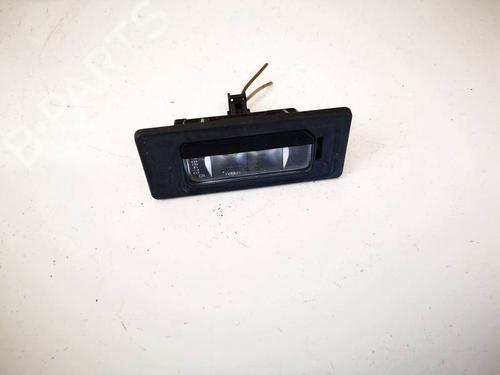 licence-plate-light-vw-touran-1t3-2010-2011-2012-2013-2014-2015-2016-34937245 main image