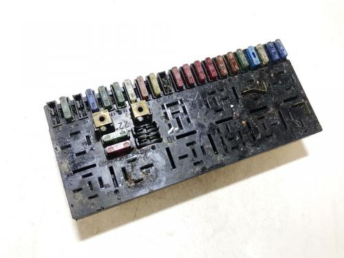 Used Fuse box Fuse box AUDI 80 B3 Saloon (893, 894, 8A2) 1.8 S (90 hp) 33516399 33516399