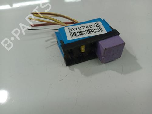 fuse-box-renault-scenic-ii-jm01_-2003-2004-2005-2006-2007-2008-2009-2010-32970746 main image