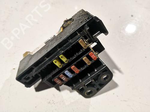 Used Fuse box Fuse box 32585025 32585025