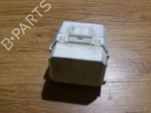 Used Fuse box Fuse box MITSUBISHI COLT VI (Z3_A, Z2_A) 1.5 DI-D (Z38A) (68 hp) 33481339 33481339