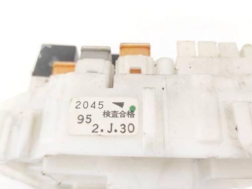 Fuse box TOYOTA RAV 4 II (_A2_) 2.0 D 4WD (CLA20_, CLA21_, CLA20R, CLA21R) | BP32965568E1 - Image 3