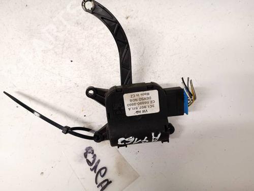 Used Electronic module VW GOLF VI (5K1) 2.0 TDI (110 hp) 32627952