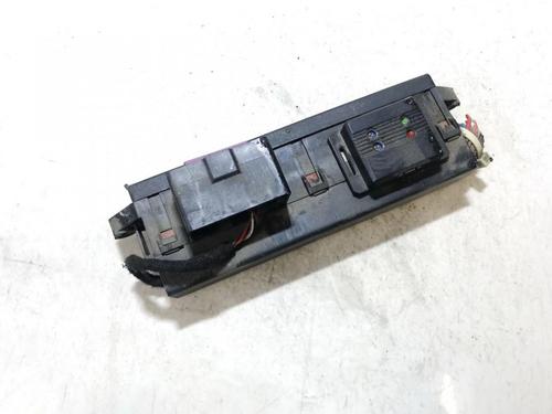 Used Fuse box Fuse box VW POLO Van Hatchback Van (6N1) 1.9 D (64 hp) 33517299 33517299