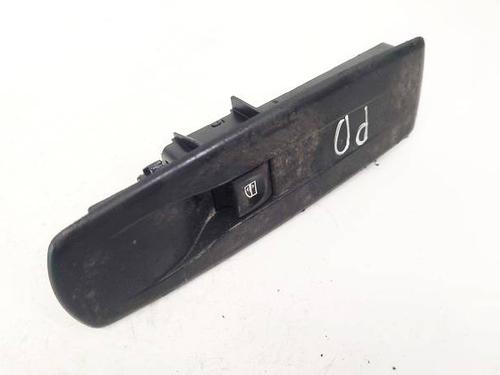 switch-renault-megane-iii-hatchback-bz01_-b3_-2008-32596402 main image