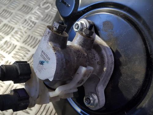 brake-master-cylinder-opel-corsa-d-s07-2006-2007-2008-2009-2010-2011-2012-2013-2014-2015-35677291 main image
