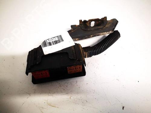 Used Fuse box Fuse box OPEL MERIVA A MPV (X03) 1.7 CDTI (E75) (100 hp) 32584283 32584283