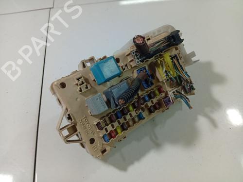 Used Fuse box Fuse box TOYOTA COROLLA Verso (ZER_, ZZE12_, R1_) 2.0 D-4D (CUR10_, CUR10R) (116 hp) 40519628 40519628
