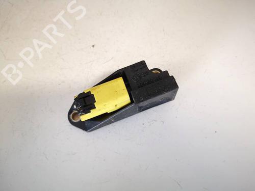 Used Electronic module Electronic module VW BORA I (1J2) 1.9 TDI (90 hp) 32551335 32551335