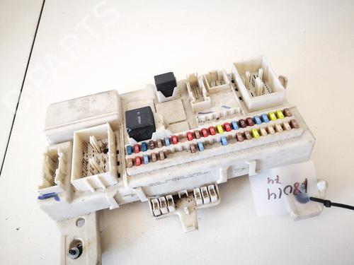 Used Fuse box Fuse box VOLVO S40 II (544) 1.6 D (110 hp) 32905698 32905698