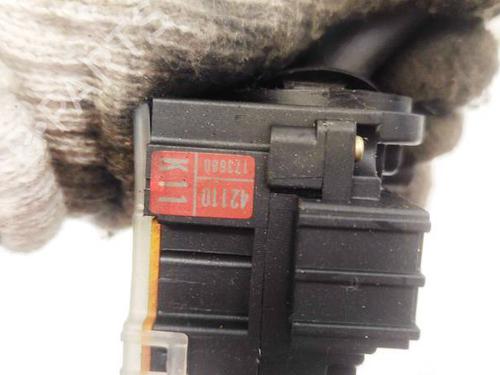 Warning switch TOYOTA RAV 4 II (_A2_) 2.0 D 4WD (CLA20_, CLA21_, CLA20R, CLA21R) | BP35204937I22 - Image 3