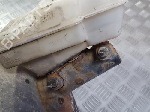 Used Brake master cylinder Brake master cylinder VW TRANSPORTER T4 Van (70A, 70H, 7DA, 7DH) 1.9 D (60 hp) 35672698 35672698